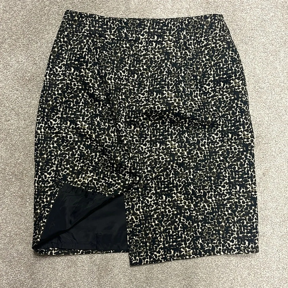 Ann Taylor Lined Pencil Knee Skirt 8 Animal Print Cotton Spandex - Picture 4 of 5